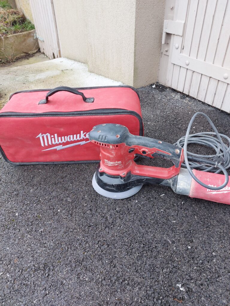 Eksentrični brusilnik