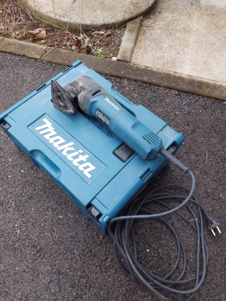 Multifunkcijsko orodje Makita